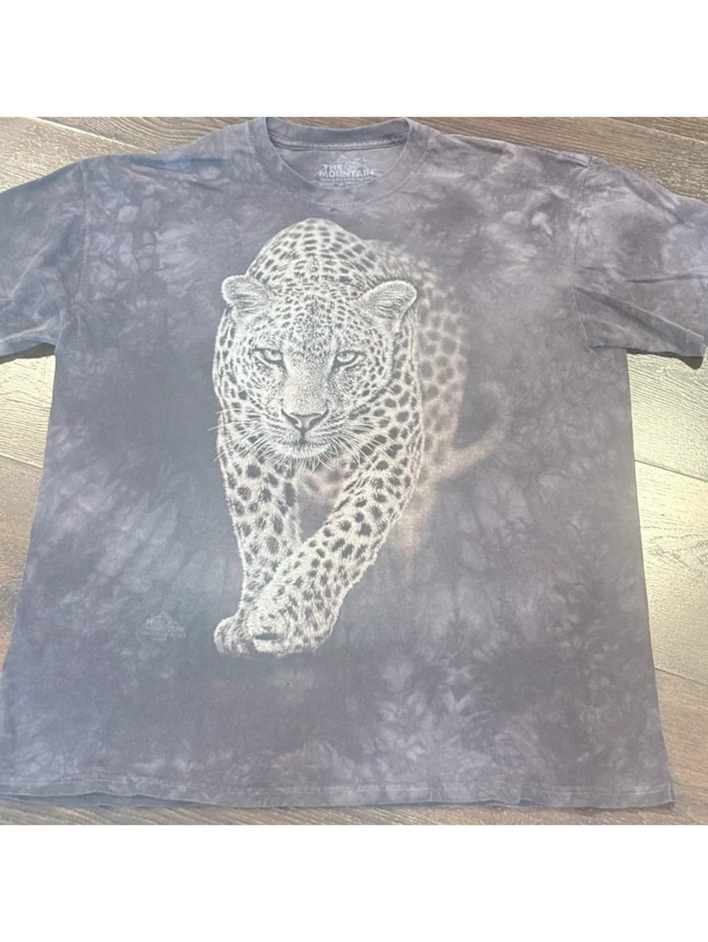 The Mountain Leopard Graphic T-Shirt Size Large 1423
